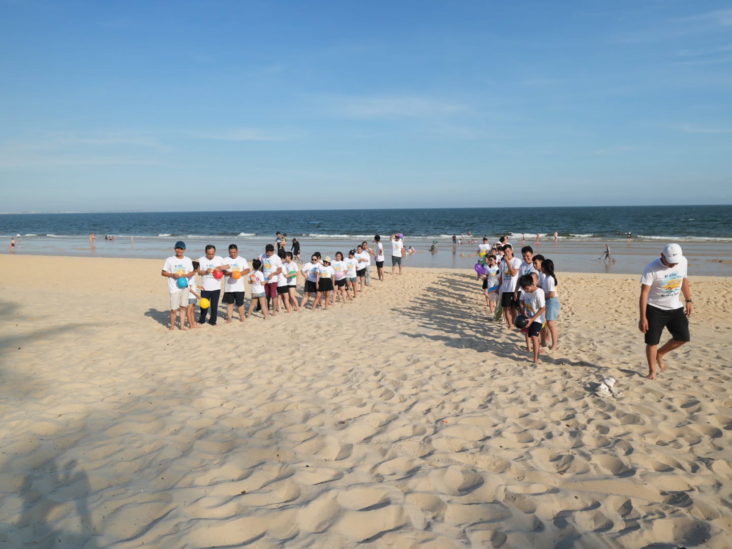 Phong Gia Group beach team building